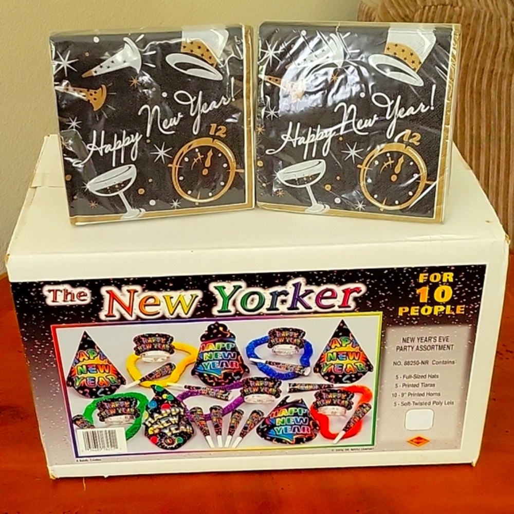 🥳NEW YEARS EVE ASSORTMENT FOR 10 PEOPLE/ -w- 60 BEVERAGE NAPKINS & 100 POP-ITS!